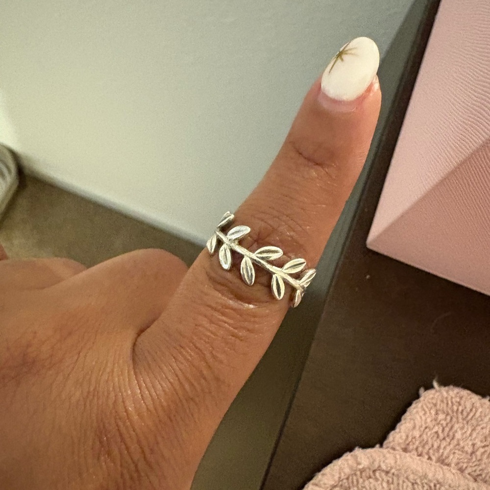 Pandora Silver Leaf Ring
